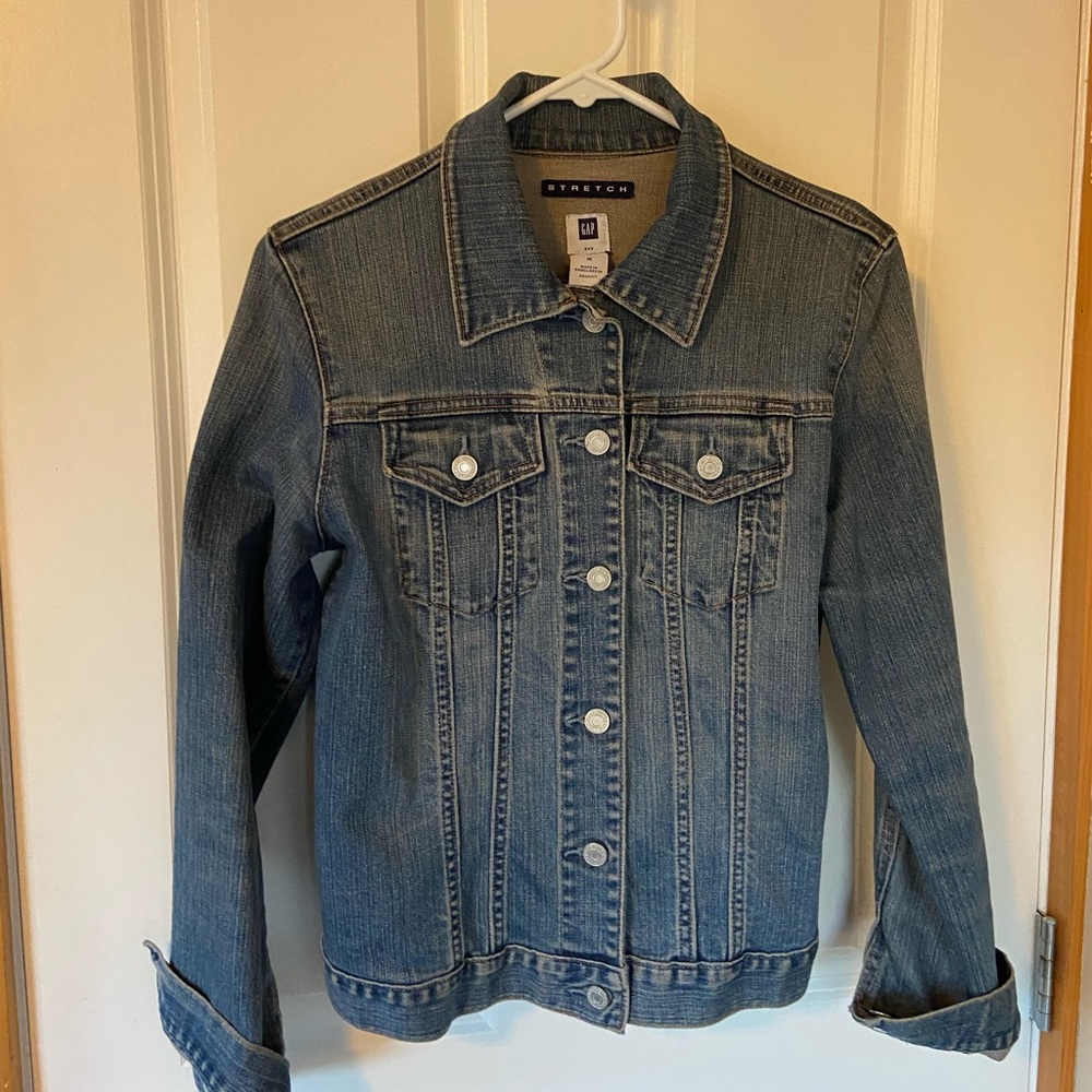 Women’s Levi’s denim jacket